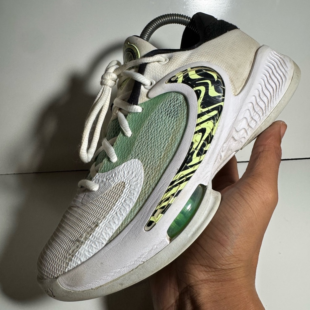 Nike Zoom Freak 4 "Greek Coastline" GS Size 6Y